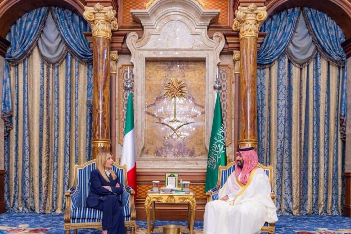 Giorgia Meloni promuove la sicurezza energetica italiana con missione nel Golfo Persico