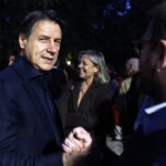 Giuseppe Conte annulla gli appuntamenti per intervento chirurgico e attende aggiornamenti medici