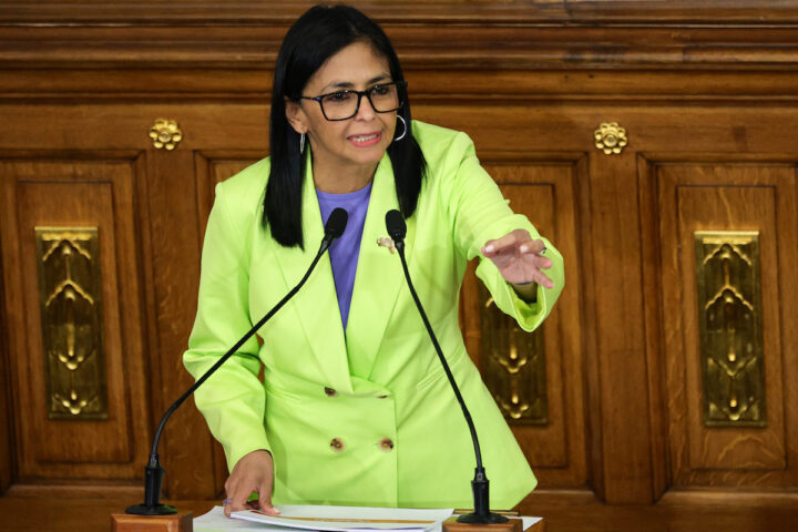 Gli Stati Uniti sollevano le sanzioni contro Delcy Rodríguez, presidente ad interim del Venezuela
