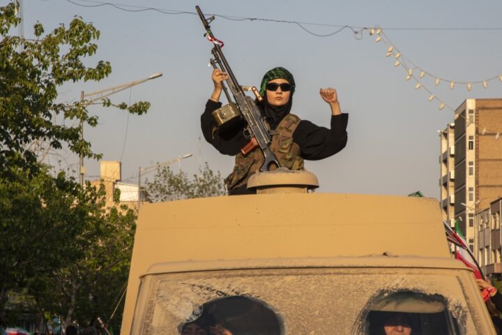 Gli Usa sospendono sanzioni al petrolio russo fino al 16 maggio amid calo dei prezzi