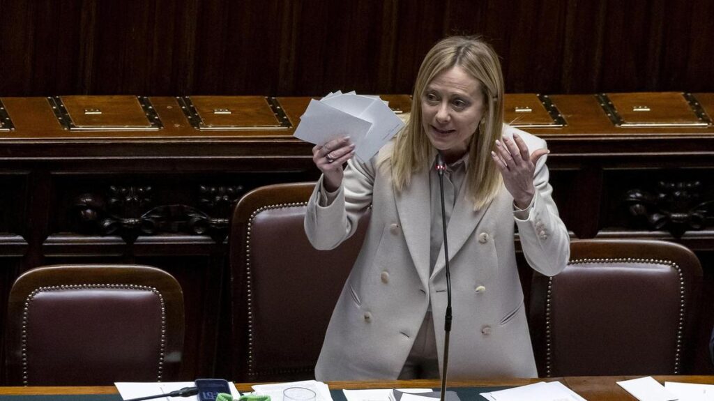 Governo in aula: Crosetto e Meloni affrontano crisi e guerra in Ucraina