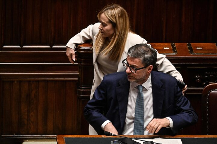 Governo italiano diviso sulle spese per la difesa, Meloni chiede flessibilità all'Ue