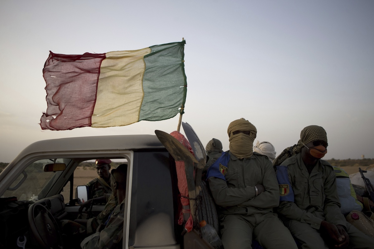 Gruppi armati lanciano attacchi coordinati in Mali, combattimenti intensificati a Bamako e Kidal