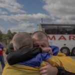 Guerra Ucraina-Russia, al via il prestito Ue da 90 miliardi a Kiev e nuovo scambio di 193 prigionieri