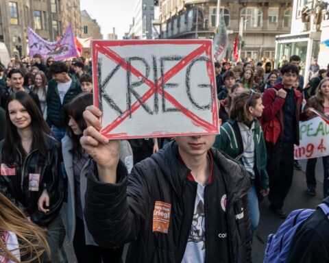 I cittadini tedeschi tra i 17 e i 45 anni non necessiteranno più di permesso militare per viaggi all'estero