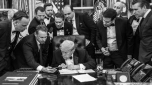 I repubblicani accusano i democratici di fomentare la violenza politica dopo l'attentato alla cena dei corrispondenti della Casa Bianca