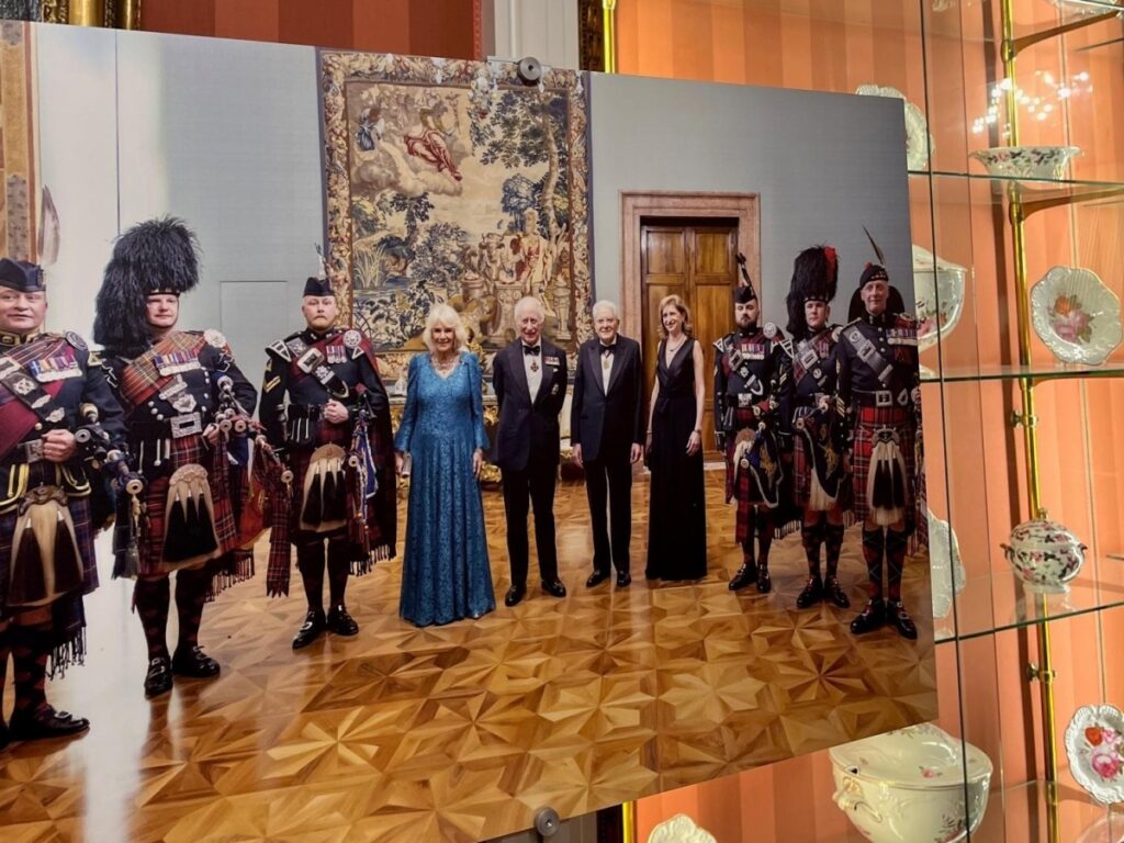 I segreti e le immagini della storica visita di Stato di re Carlo in Italia