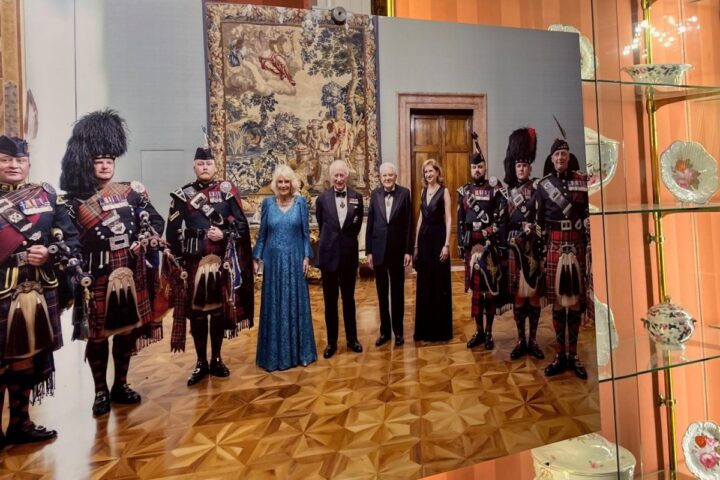 I segreti e le immagini della storica visita di Stato di re Carlo in Italia