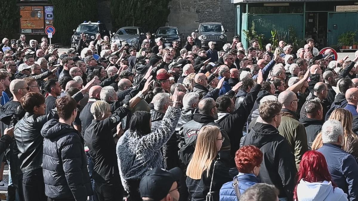 Il 25 aprile a Predappio: Forza Nuova e il suo leader Roberto Fiore annunciano un convegno antiantifascista