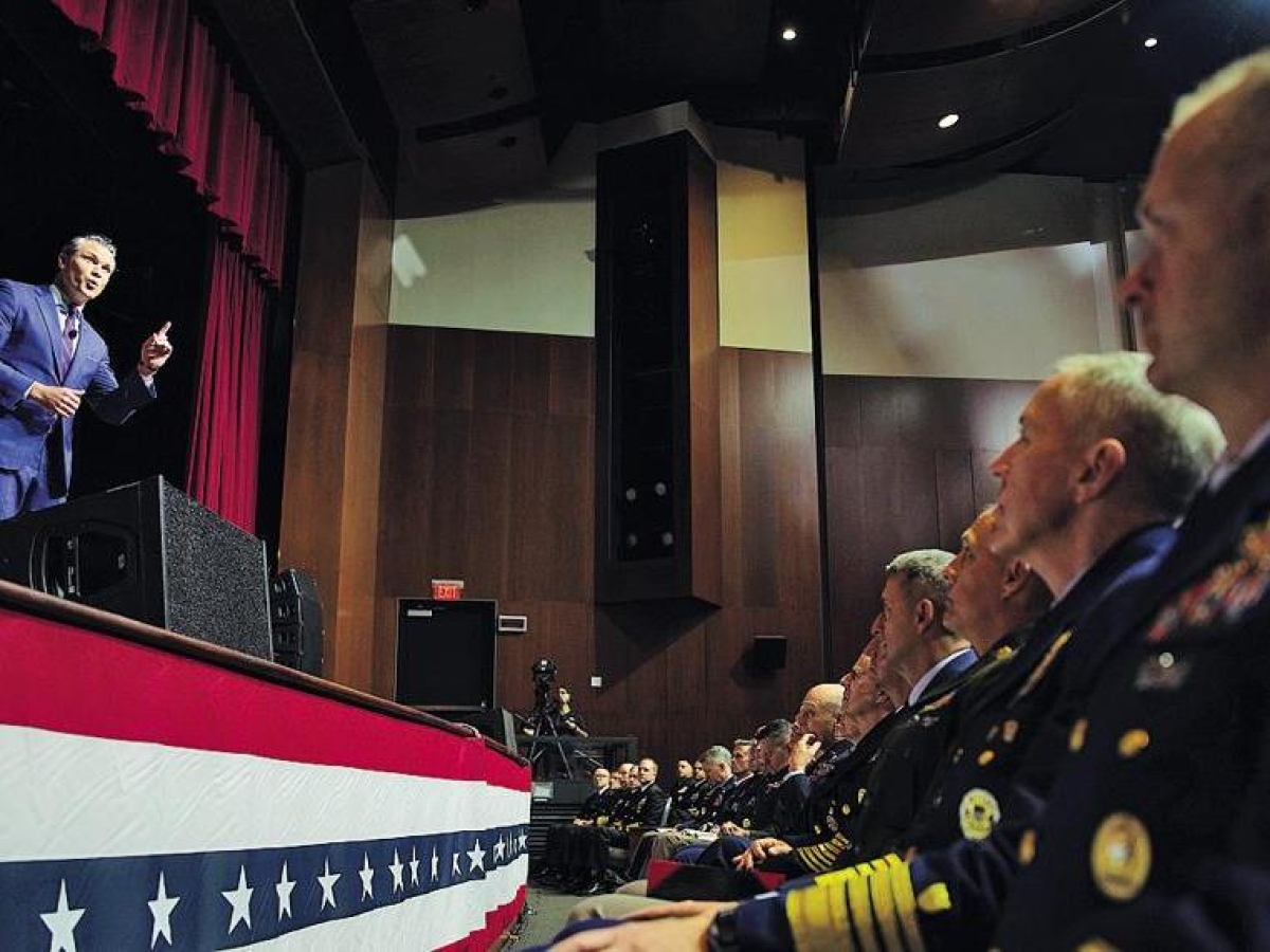 Il budget del Pentagono aumenta del 44% e proseguono le purghe nel governo di Trump