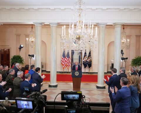 Il discorso di Trump sulla guerra in Medio Oriente: poche risposte e confusione crescente