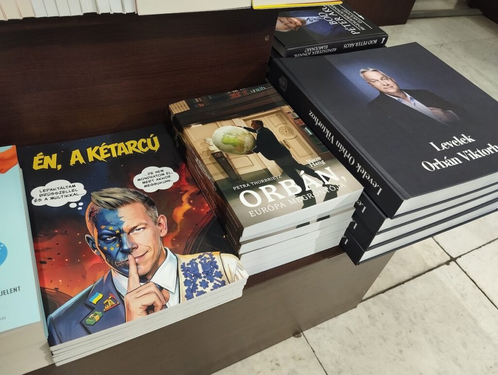 Il fumetto di propaganda di Orbán attacca l'opposizione ungherese in vista delle elezioni