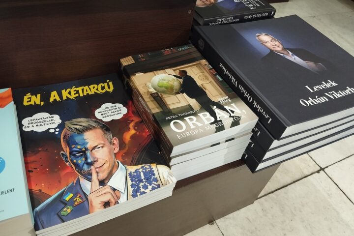 Il fumetto di propaganda di Orbán attacca l'opposizione ungherese in vista delle elezioni