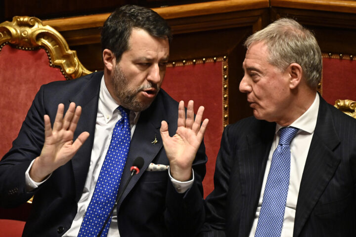 Il governo diviso sul caro carburanti: Salvini chiede a Urso di convocare i petrolieri