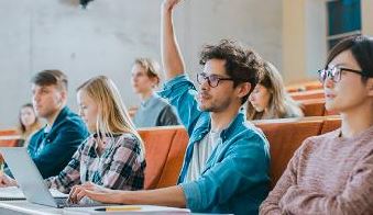 Il ministero dell'Università annuncia 300 borse di studio AFAM per rifugiati per l'anno accademico 2025/2026