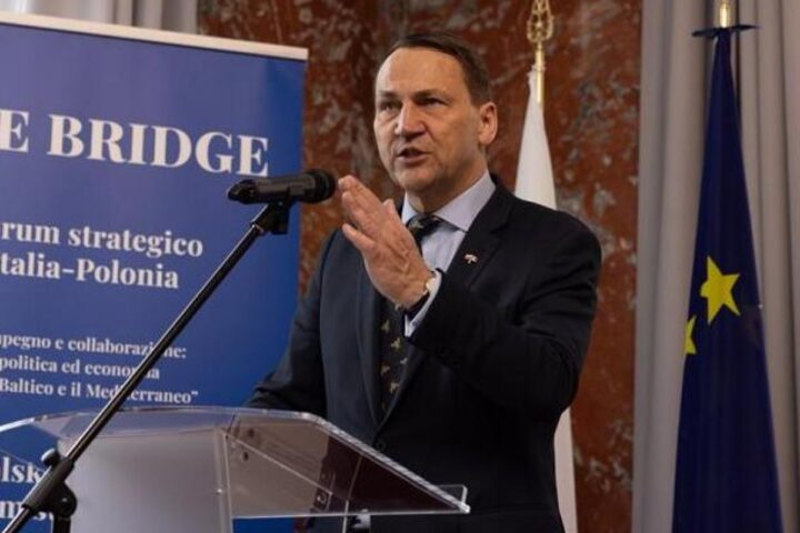 Il ministro polacco: Putin intrappolato nei suoi sogni imperiali, situazione critica per i diritti umani in Russia