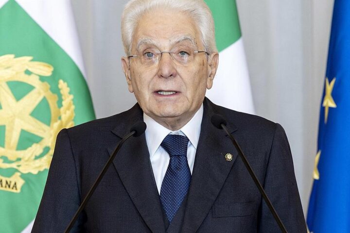 Il monito di Mattarella: "La legge del più forte porta alla barbarie"