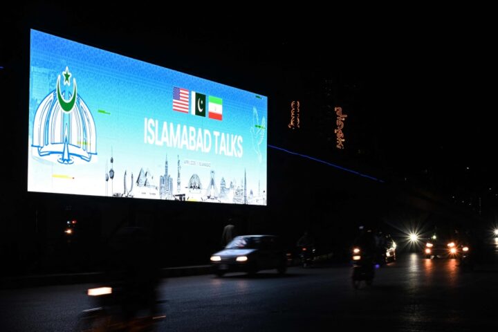 Il nodo cruciale dei negoziati tra Iran e Stati Uniti resta lo Stretto di Hormuz