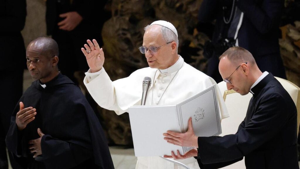 Il Papa chiede alla politica di riscoprire l'eredità cristiana contro populismi ed elitismi