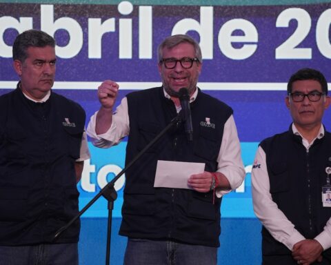 Il presidente dell'ONPE in Perù si dimette per ritardi nel conteggio dei voti delle elezioni presidenziali