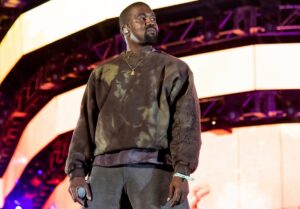 Il Regno Unito blocca l'ingresso di Kanye West per le sue dichiarazioni antisemite