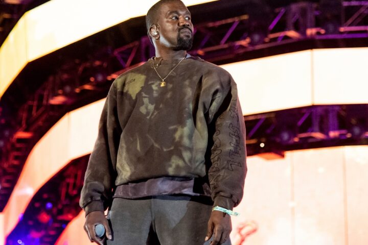 Il Regno Unito blocca l'ingresso di Kanye West per le sue dichiarazioni antisemite
