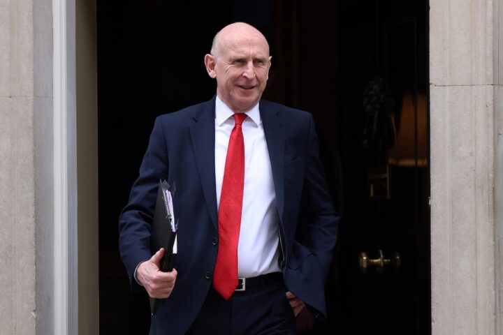 Il Regno Unito sventato spionaggio russo nell'Atlantico con tre sottomarini coinvolti