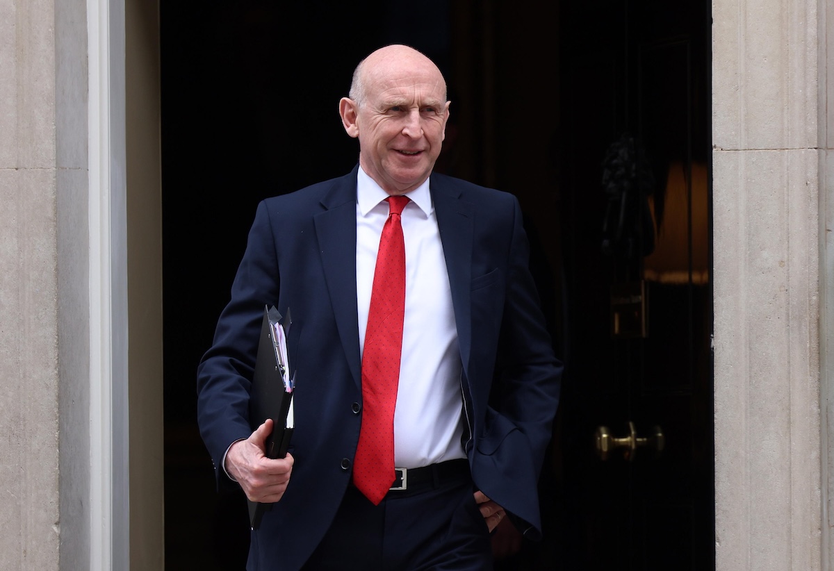 Il Regno Unito sventato spionaggio russo nell'Atlantico con tre sottomarini coinvolti