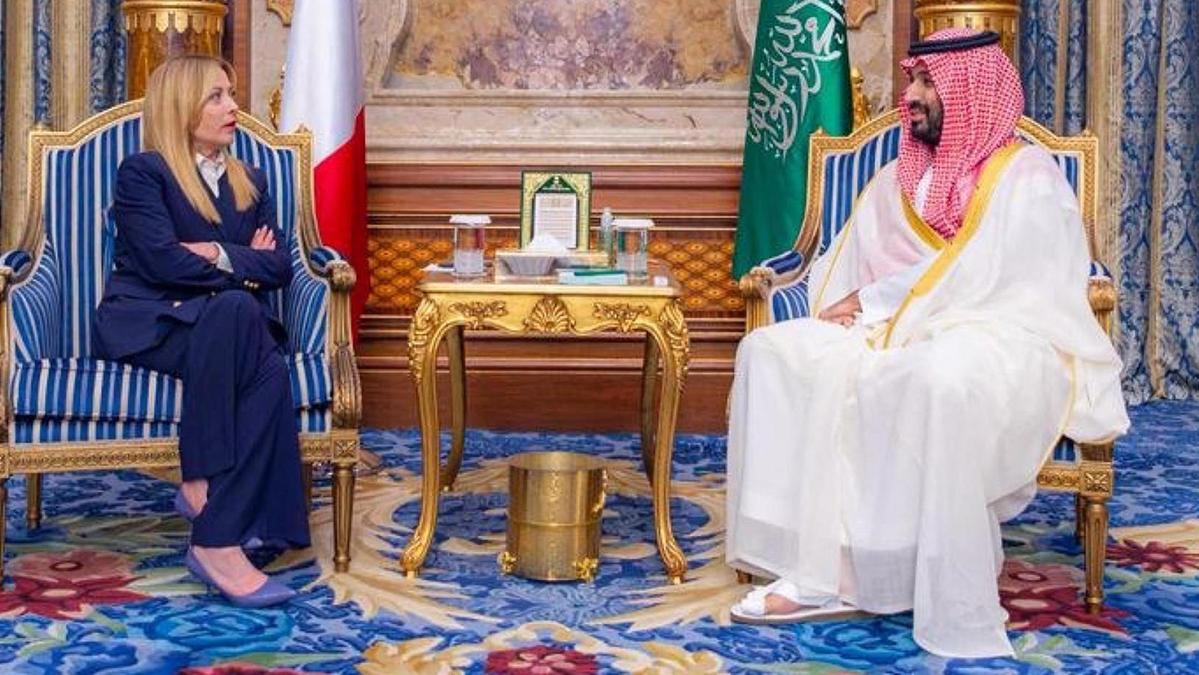 Il ritorno di Meloni in Parlamento: focus su sicurezza e lavoro dopo il referendum