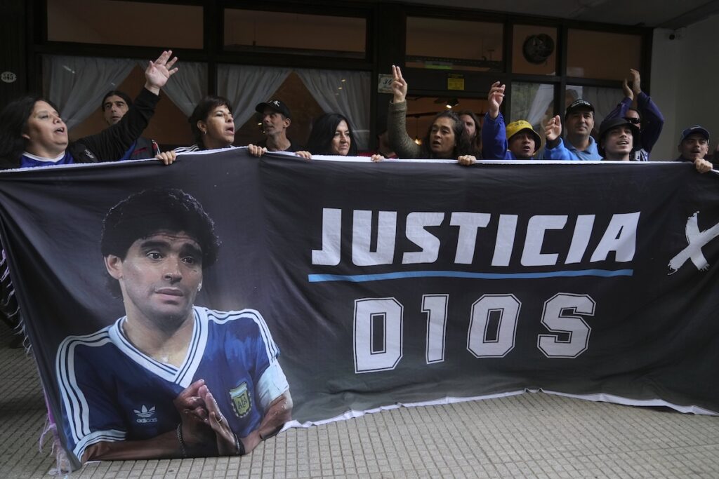 Inizia un nuovo processo per omicidio colposo sulla morte di Diego Maradona in Argentina