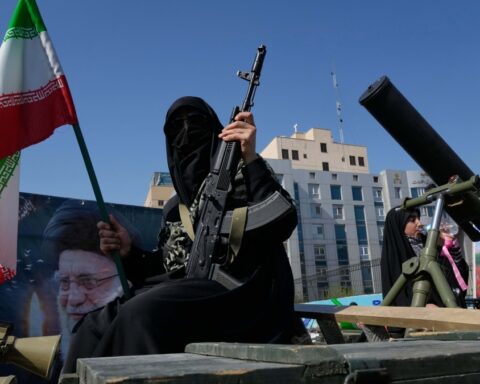 Iran, l'inasprimento delle negoziazioni: sospetti di trappole da parte di Trump