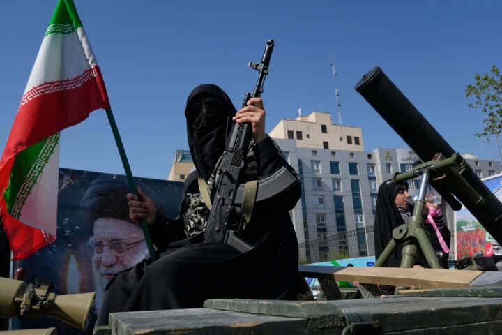 Iran, l'inasprimento delle negoziazioni: sospetti di trappole da parte di Trump