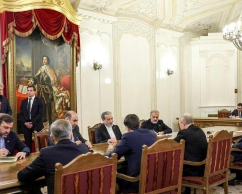 Iran, proposta respinta dagli Stati Uniti. Mosca sostiene Teheran nel conflitto