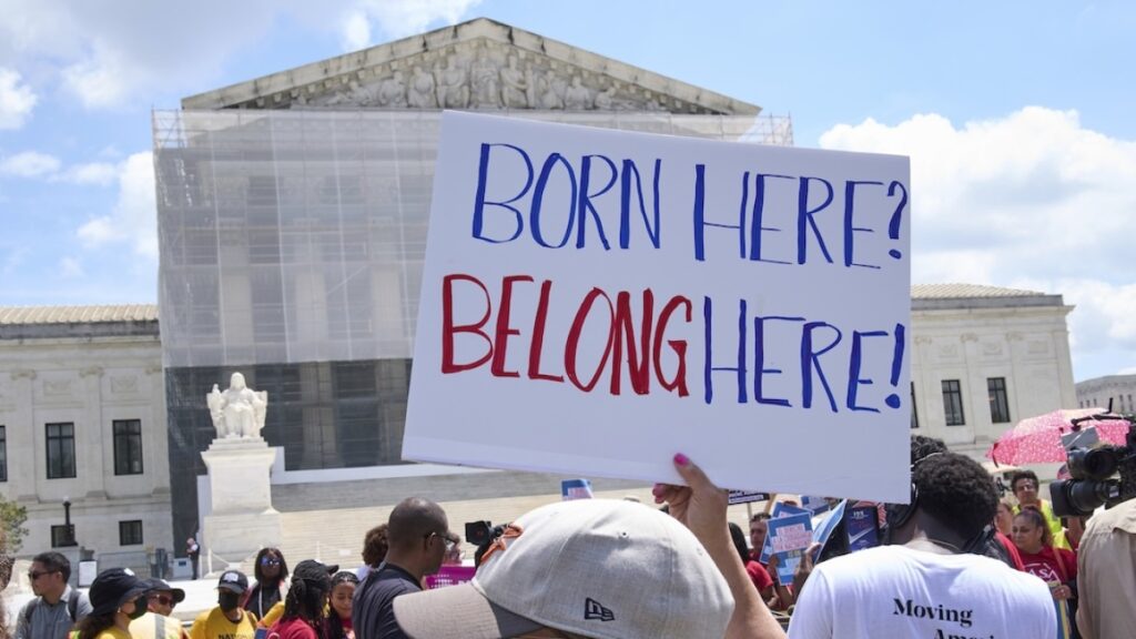 Ius soli, la Corte suprema decide sulla causa di Trump contro la cittadinanza per nascita