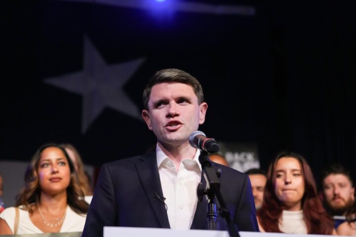 James Talarico sfida Trump: «Teme di perdere il Texas e l'amministrazione è corrotta»