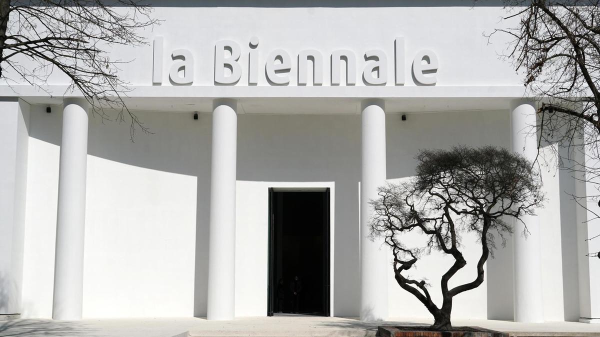 La giuria della Biennale di Venezia si dimette e salta l'inaugurazione del 9 maggio