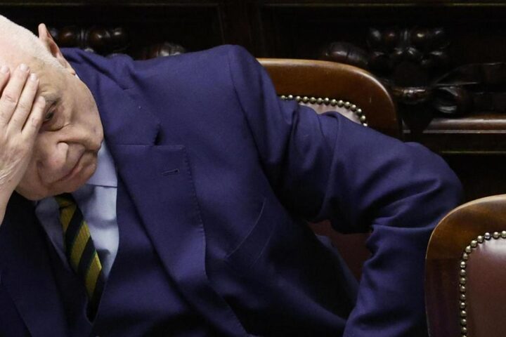 La grazia a Minetti mette sotto esame il ministro della Giustizia Carlo Nordio