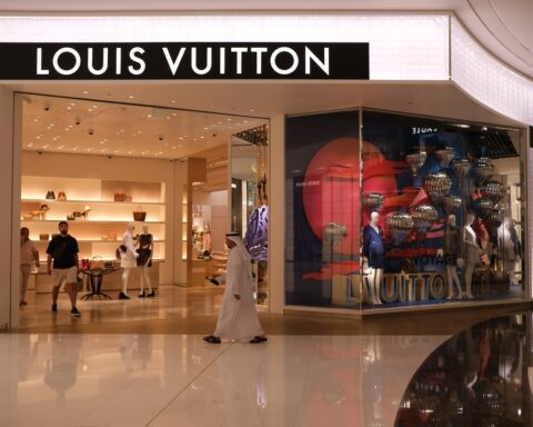 La guerra in Medio Oriente crea sfide significative per il settore del lusso