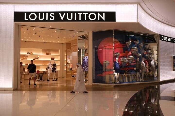 La guerra in Medio Oriente crea sfide significative per il settore del lusso