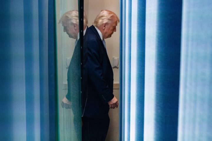 La minaccia di Trump all'Iran: dichiarazioni storiche e toni bellicosi