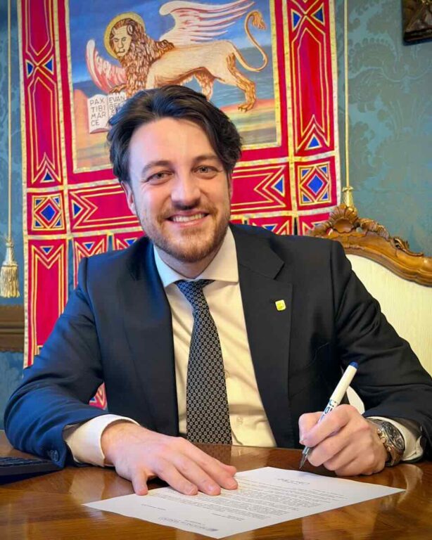 La proposta di legge del Veneto prevede il divieto dei social per i minori di 14 anni e l'addio all'anonimato