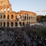 La Via Crucis 2026 al Colosseo: Papa Leone XIV richiede pace dopo incontri diplomatici