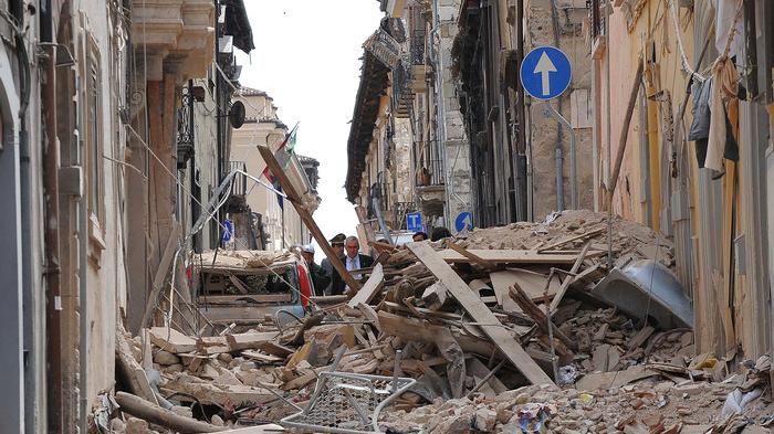 L’Aquila, sisma del 2009: il dolore persiste e i problemi restano irrisolti
