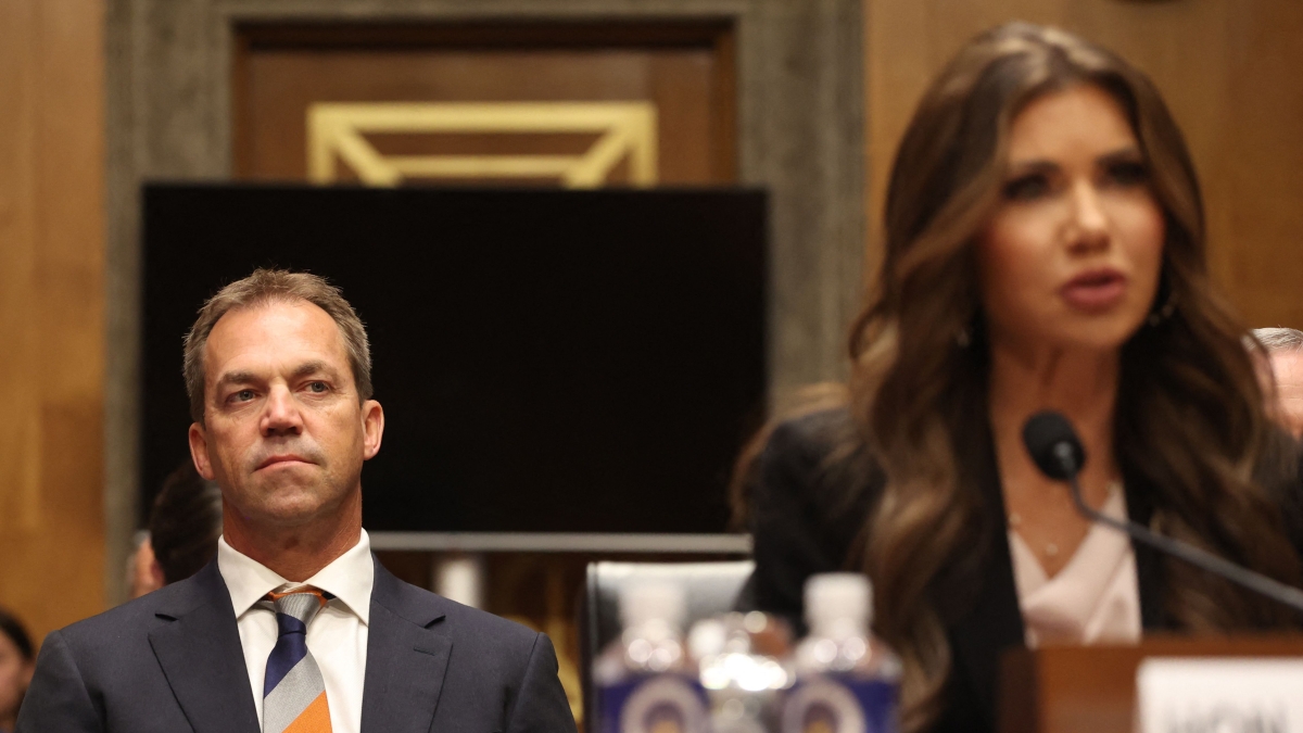 Le foto compromettenti del marito di Kristi Noem scatenano polemiche e accuse di ricattabilità