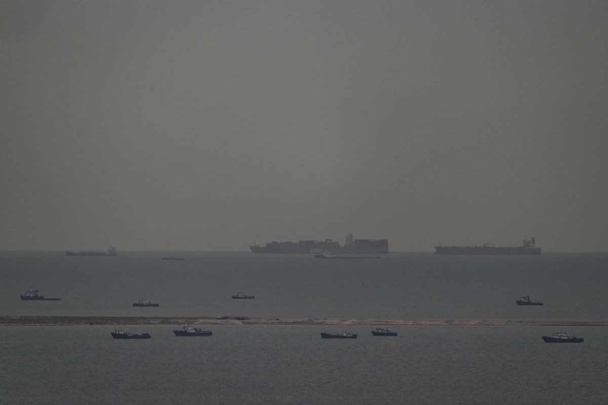 Le navi europee iniziano a transitare per Hormuz: l'Italia si prepara a reagire