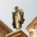 Le nuove indicazioni scolastiche mettono in dubbio il ruolo di Manzoni e dei classici nella formazione degli studenti