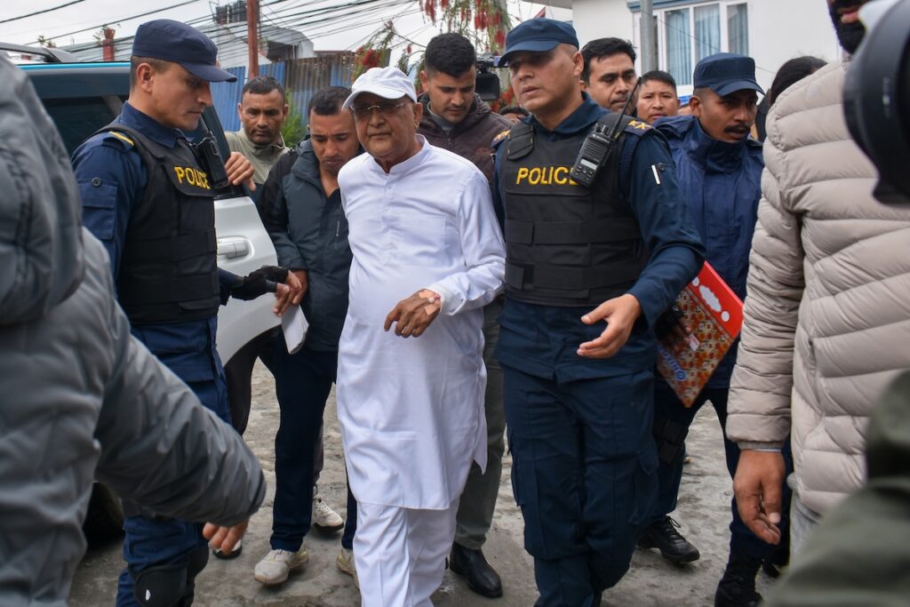 Liberato l'ex primo ministro del Nepal, Khadga Prasad Sharma Oli, dopo arresto per repressione delle proteste giovanili