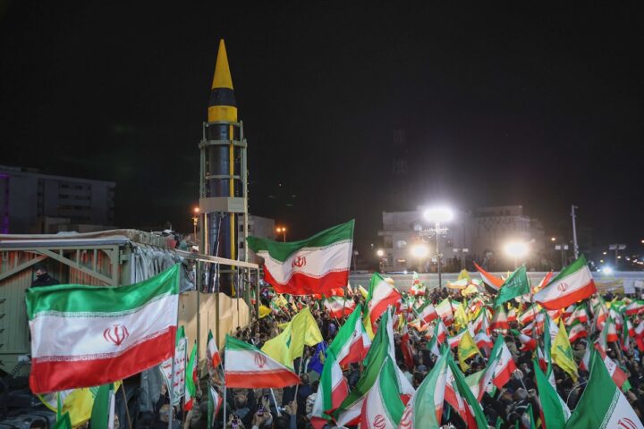 L'influenza militare in Iran cresce mentre la leadership politica si riduce a temi interni