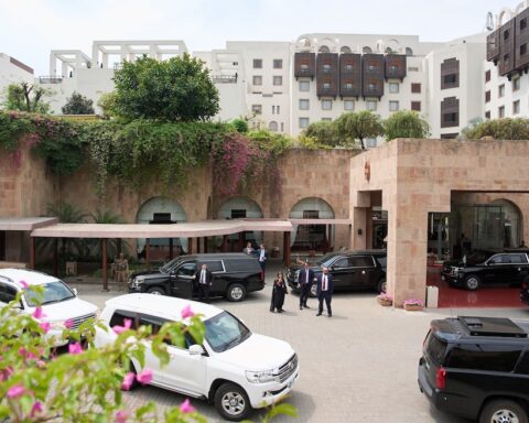 L'inizio dei negoziati tra Stati Uniti e Iran in Pakistan non ha prodotto risultati significativi