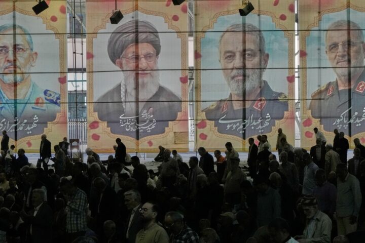 L'Iran intensifica la repressione con esecuzioni e arresti di presunti collaboratori e oppositori